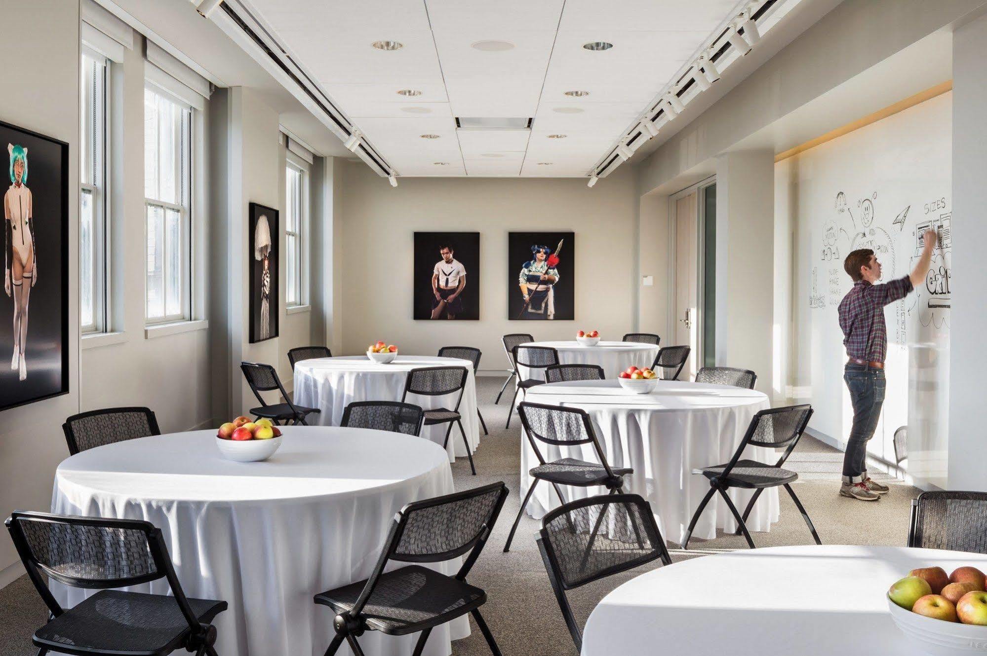 21C Museum Hotel Дарем Экстерьер фото